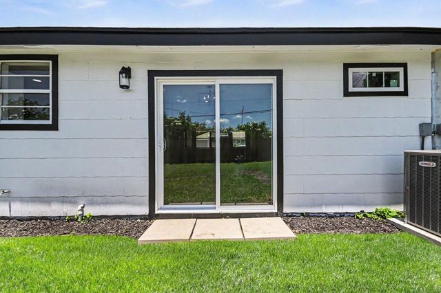 3009 Rust Avenue, Texas City, TX 77590