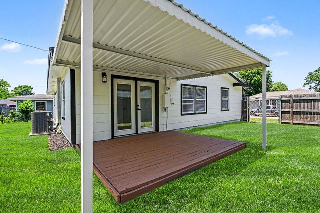 3009 Rust Avenue, Texas City, TX 77590