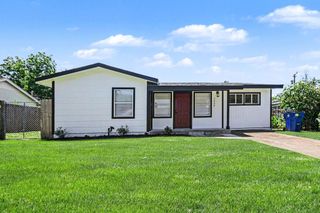3009 Rust Avenue, Texas City, TX 77590