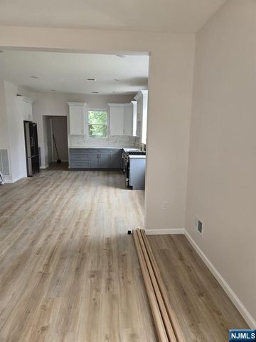 285 W Palisade Avenue, Englewood, NJ 07631