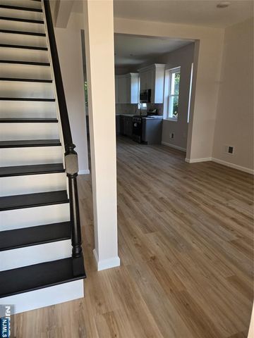 285 W Palisade Avenue, Englewood, NJ 07631