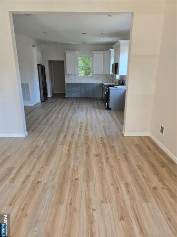 285 W Palisade Avenue, Englewood, NJ 07631