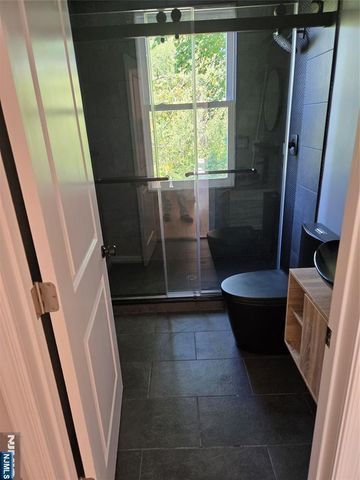 285 W Palisade Avenue, Englewood, NJ 07631
