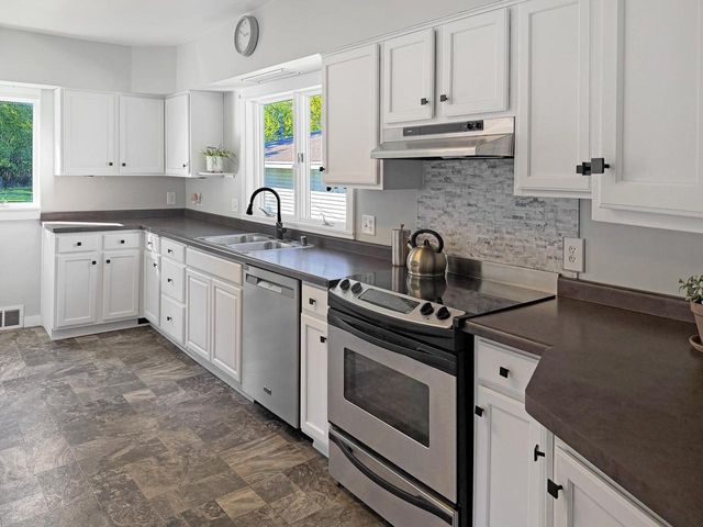 713 S MASON STREET, Appleton, WI 54914