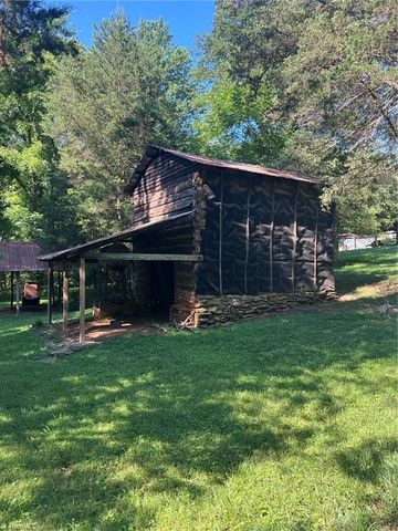1008 Willard Drive, Yadkinville, NC 27055