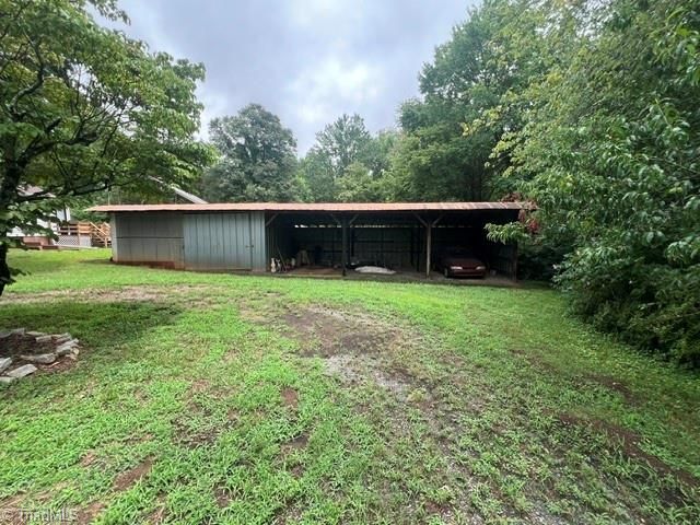 1008 Willard Drive, Yadkinville, NC 27055