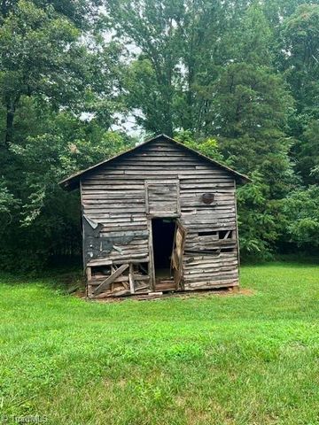 1008 Willard Drive, Yadkinville, NC 27055