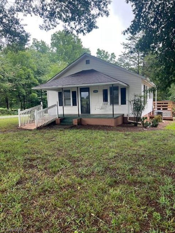 1008 Willard Drive, Yadkinville, NC 27055