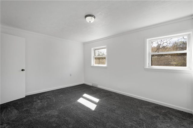 912 Hillsboro St, Sheraden, PA 15204