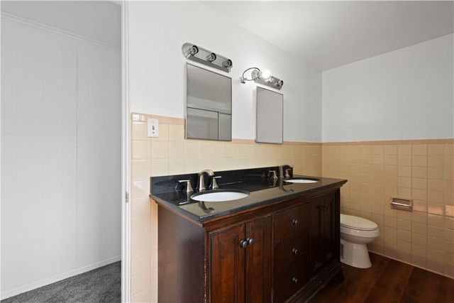 912 Hillsboro St, Sheraden, PA 15204