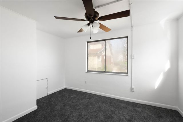 912 Hillsboro St, Sheraden, PA 15204