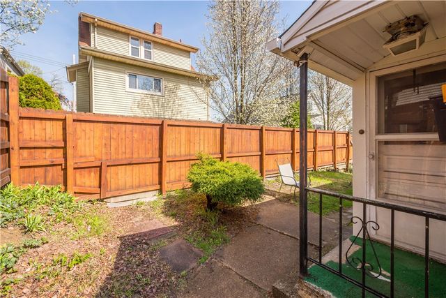 912 Hillsboro St, Sheraden, PA 15204