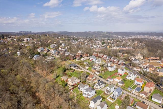 912 Hillsboro St, Sheraden, PA 15204