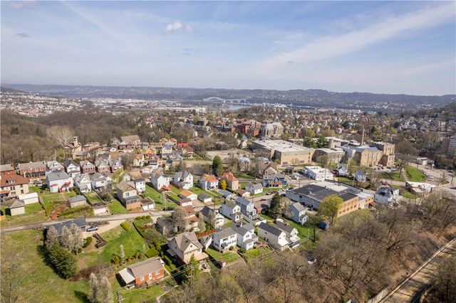 912 Hillsboro St, Sheraden, PA 15204