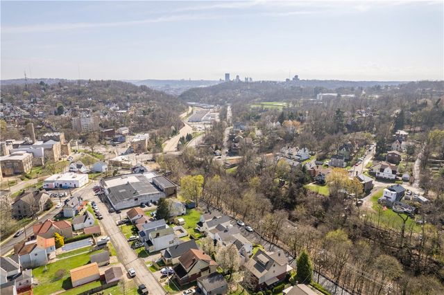 912 Hillsboro St, Sheraden, PA 15204
