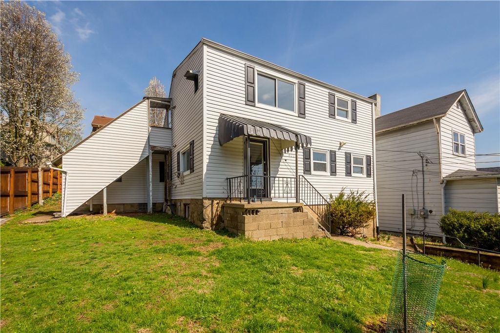 912 Hillsboro St, Sheraden, PA 15204