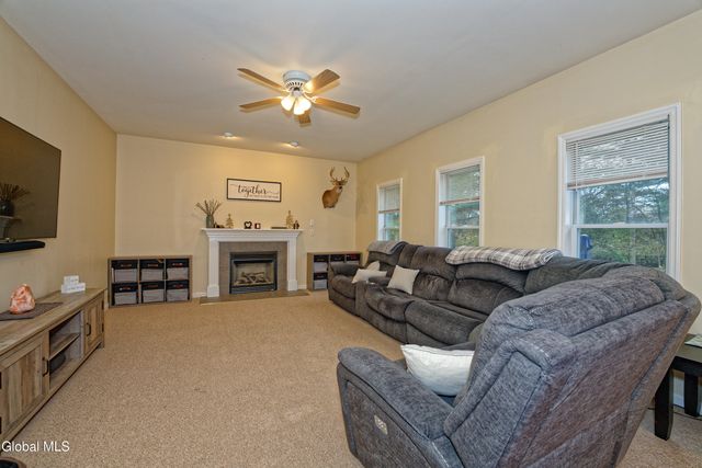 8 Jordan Lane, Glenville, NY 12302