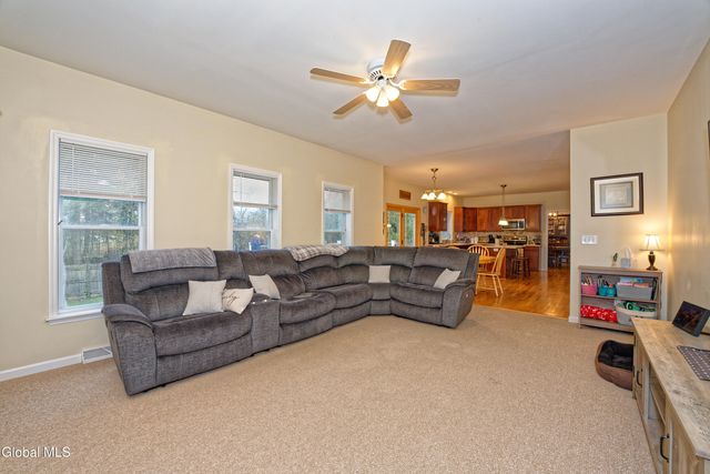 8 Jordan Lane, Glenville, NY 12302