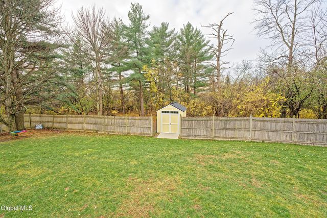 8 Jordan Lane, Glenville, NY 12302