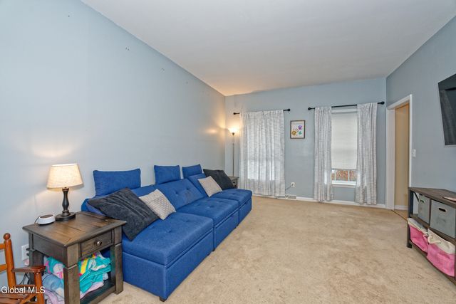 8 Jordan Lane, Glenville, NY 12302