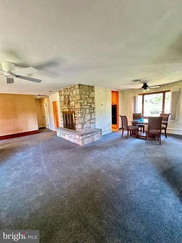 29 DOWNING CIR, Downingtown, PA 19335