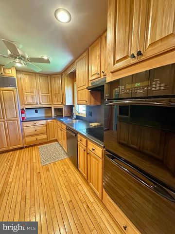 29 DOWNING CIR, Downingtown, PA 19335