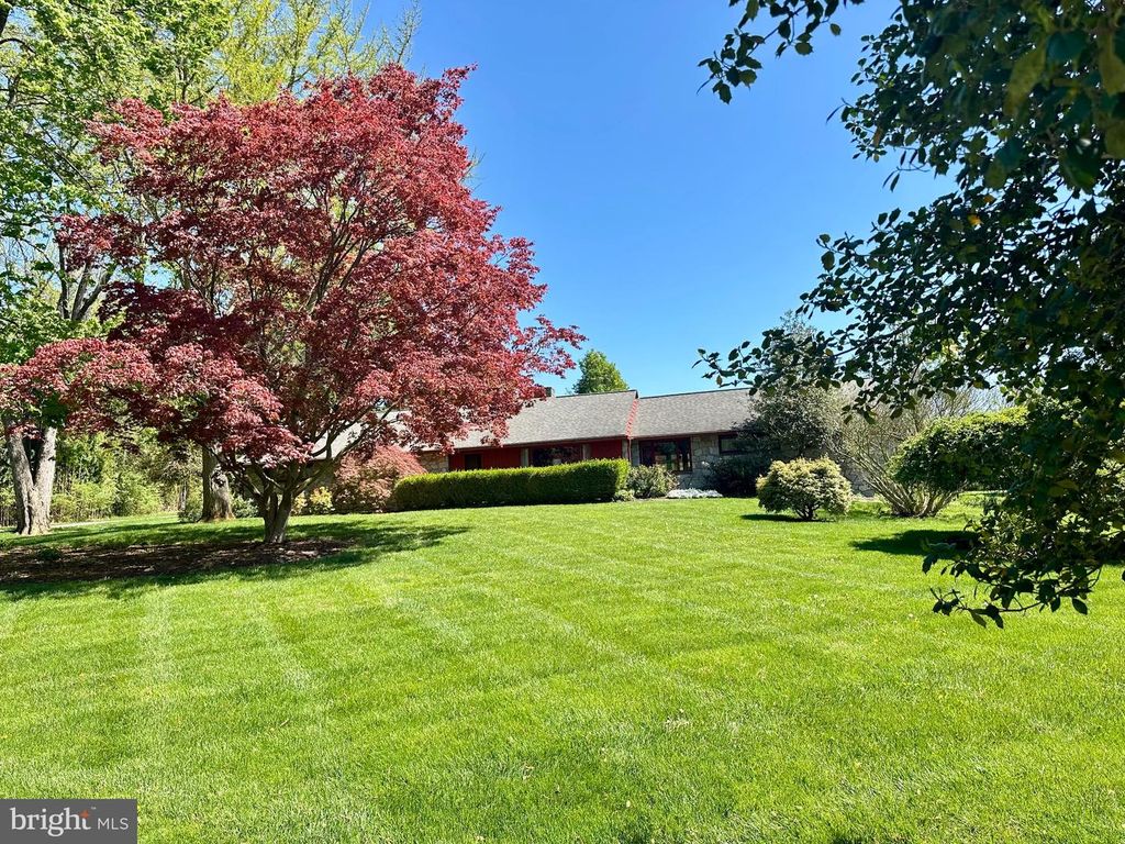 29 DOWNING CIR, Downingtown, PA 19335