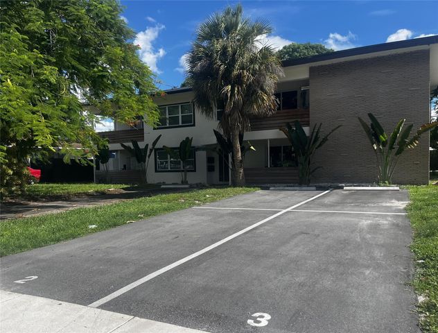 2200 NE 173rd Street 2, North Miami Beach, FL 33160