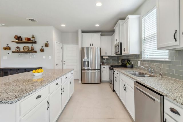 112 Silver Springs BND, Kyle, TX 78640