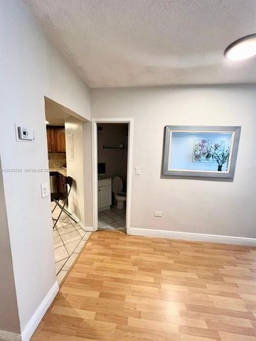 905 Brickell Bay Drive 1422, Miami, FL 33131
