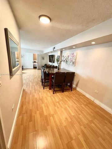 905 Brickell Bay Drive 1422, Miami, FL 33131