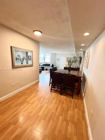 905 Brickell Bay Drive 1422, Miami, FL 33131