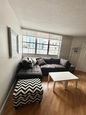 905 Brickell Bay Drive 1422, Miami, FL 33131