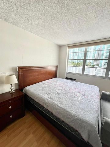 905 Brickell Bay Drive 1422, Miami, FL 33131