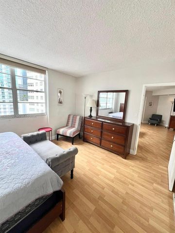 905 Brickell Bay Drive 1422, Miami, FL 33131