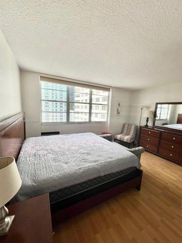 905 Brickell Bay Drive 1422, Miami, FL 33131
