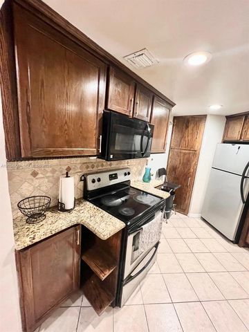 905 Brickell Bay Drive 1422, Miami, FL 33131