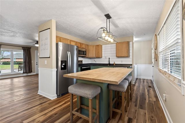 2352 Pembury Drive, Xenia, OH 45385