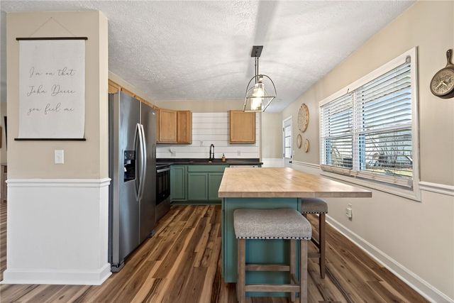 2352 Pembury Drive, Xenia, OH 45385