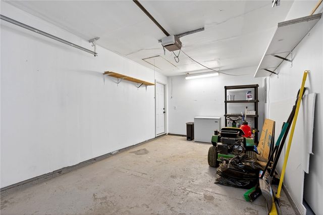 2352 Pembury Drive, Xenia, OH 45385