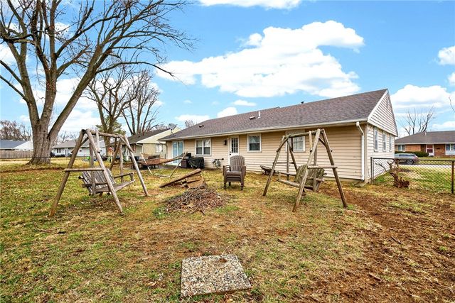 2352 Pembury Drive, Xenia, OH 45385