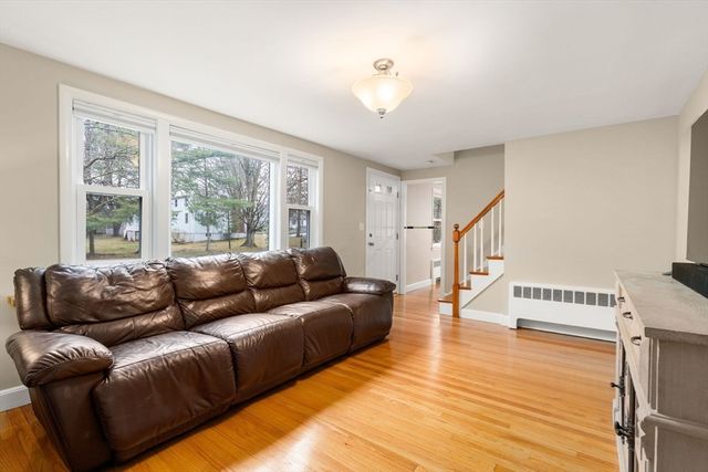 52 Ivan St, Lexington, MA 02420