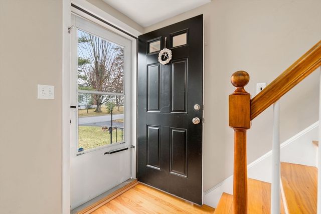 52 Ivan St, Lexington, MA 02420