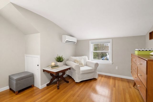 52 Ivan St, Lexington, MA 02420