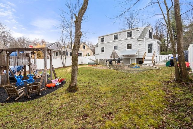 52 Ivan St, Lexington, MA 02420