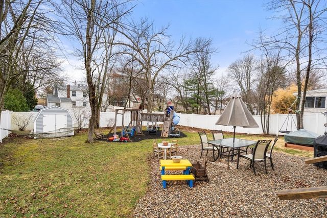 52 Ivan St, Lexington, MA 02420