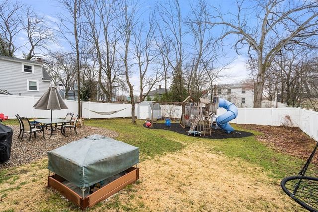 52 Ivan St, Lexington, MA 02420