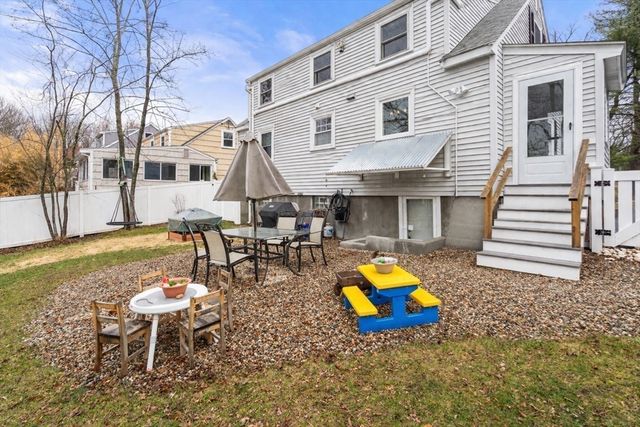 52 Ivan St, Lexington, MA 02420