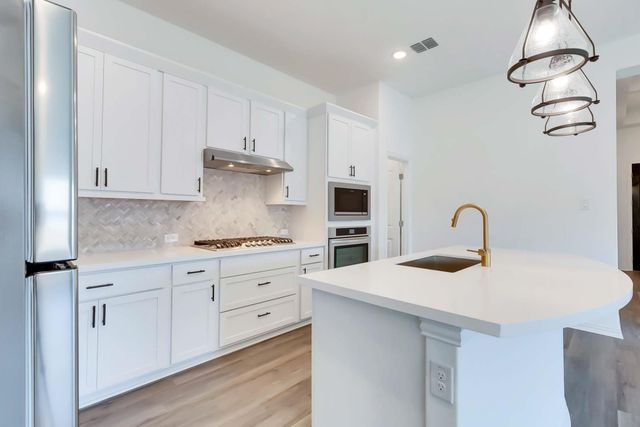 271 Jefferson DR, Kyle, TX 78640