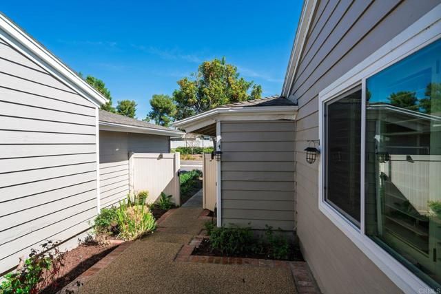 1015 Gleneagles Place, Vista, CA 92081